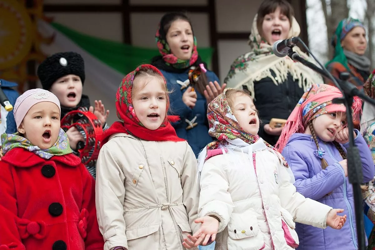 Петь и плясать будут все! Петь и плясать будут все!