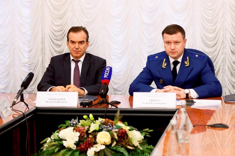 Вениамин Кондратьев и заместитель Генерального прокурора РФ Андрей Кикоть Вениамин Кондратьев и заместитель Генерального прокурора РФ Андрей Кикоть