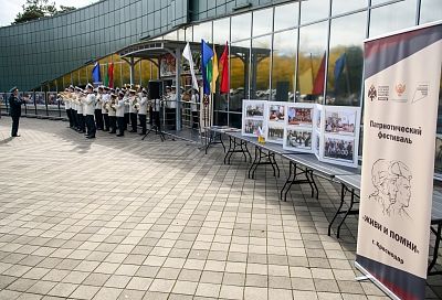 В парке им. 30-летия Победы Краснодара открылась выставка «Герои и Подвиги»