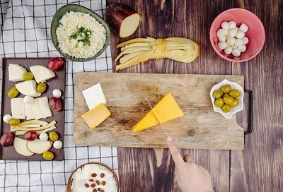 Инфекционист Стребкова: майонез и жирный сыр могут подорвать здоровье печени