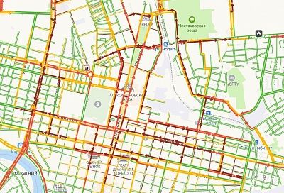 9-балльные пробки образовались на дорогах Краснодара перед нерабочими днями