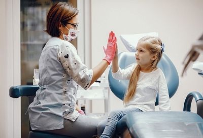 Работаем на опережение: в каком возрасте ребенка стоит показать ортодонту, чтобы предупредить развитие проблем с прикусом или зубным рядом