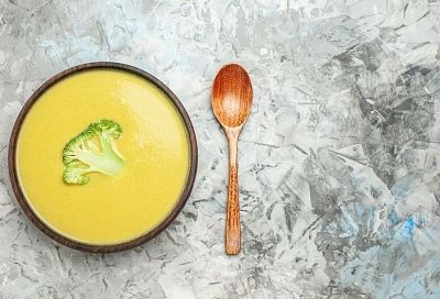 Нежнятина в тарелке: этот суп идеален для теплых майских дней
